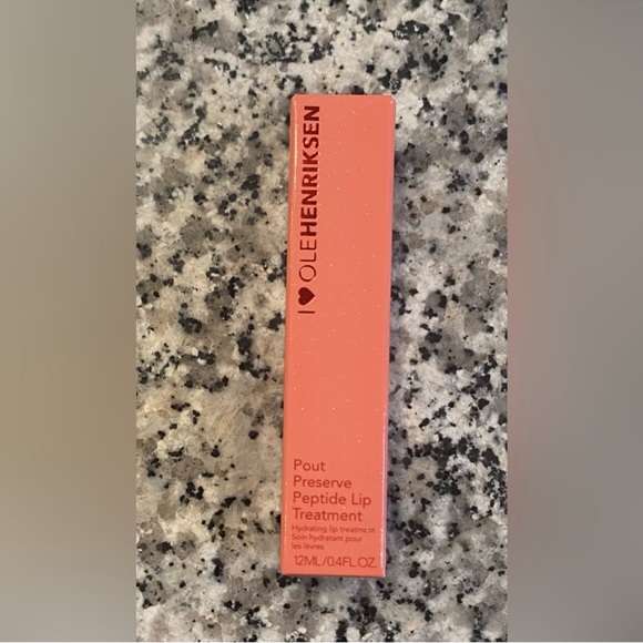 OleHendriksen Glimmer Pout Preserve Hydrating Peptide Lip Treatment Strawberry - Picture 9 of 11